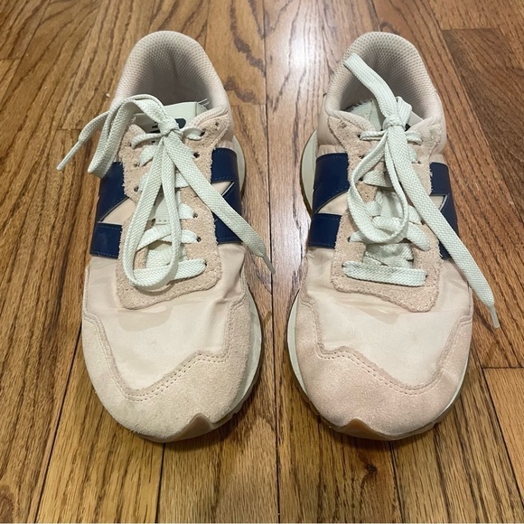 Women’s New Balance Women's 237 V1 Classic Sneaker, Size 7 - Picture 2 of 8